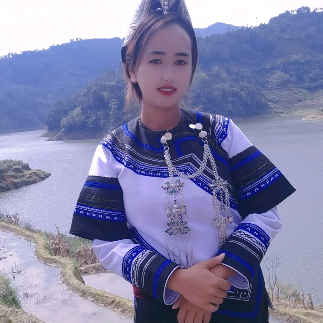 啊英. @