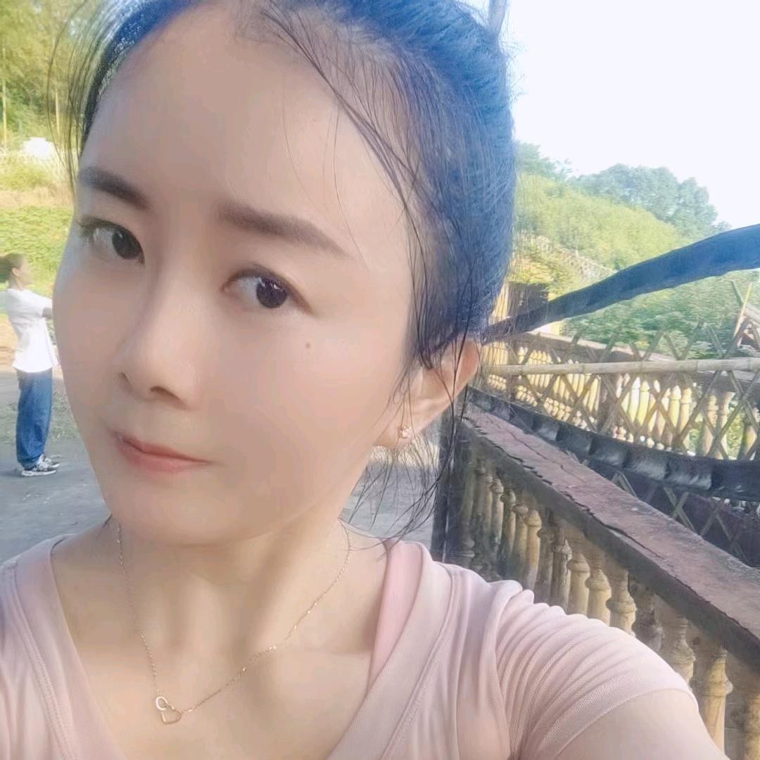 晓晓天工坊-高端地板定制