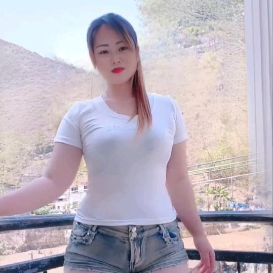 李芳