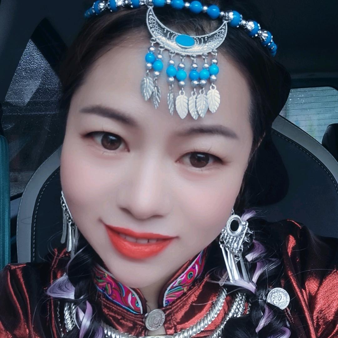 三江暖心婉婷草苗服饰