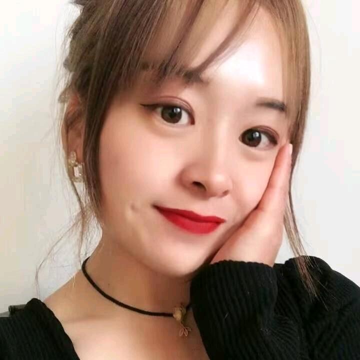 一个梨涡。