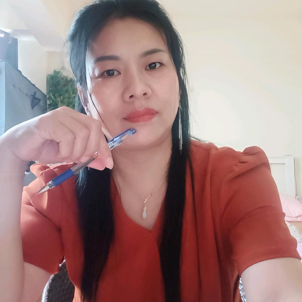 一桥轻雨一伞开