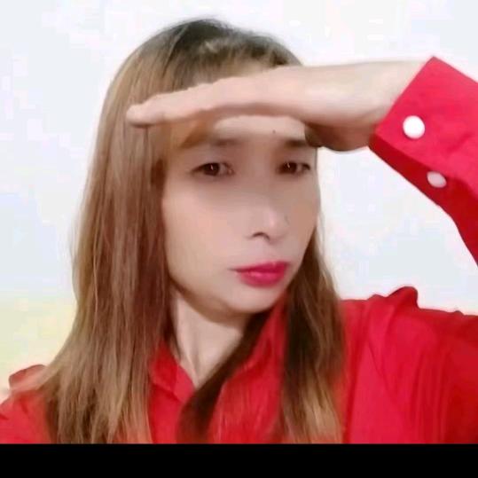 罗云来自泸州人早上六点开播