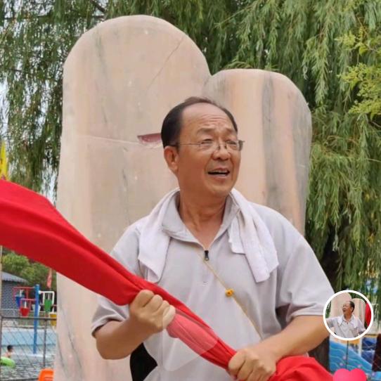 河东大衣哥