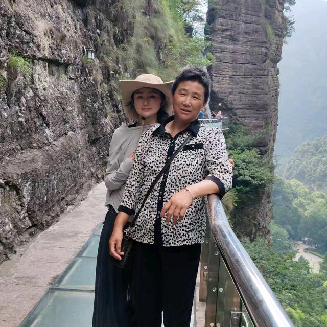 凯睿奶奶