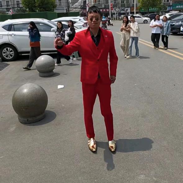 曾搞笑（乘风破浪)