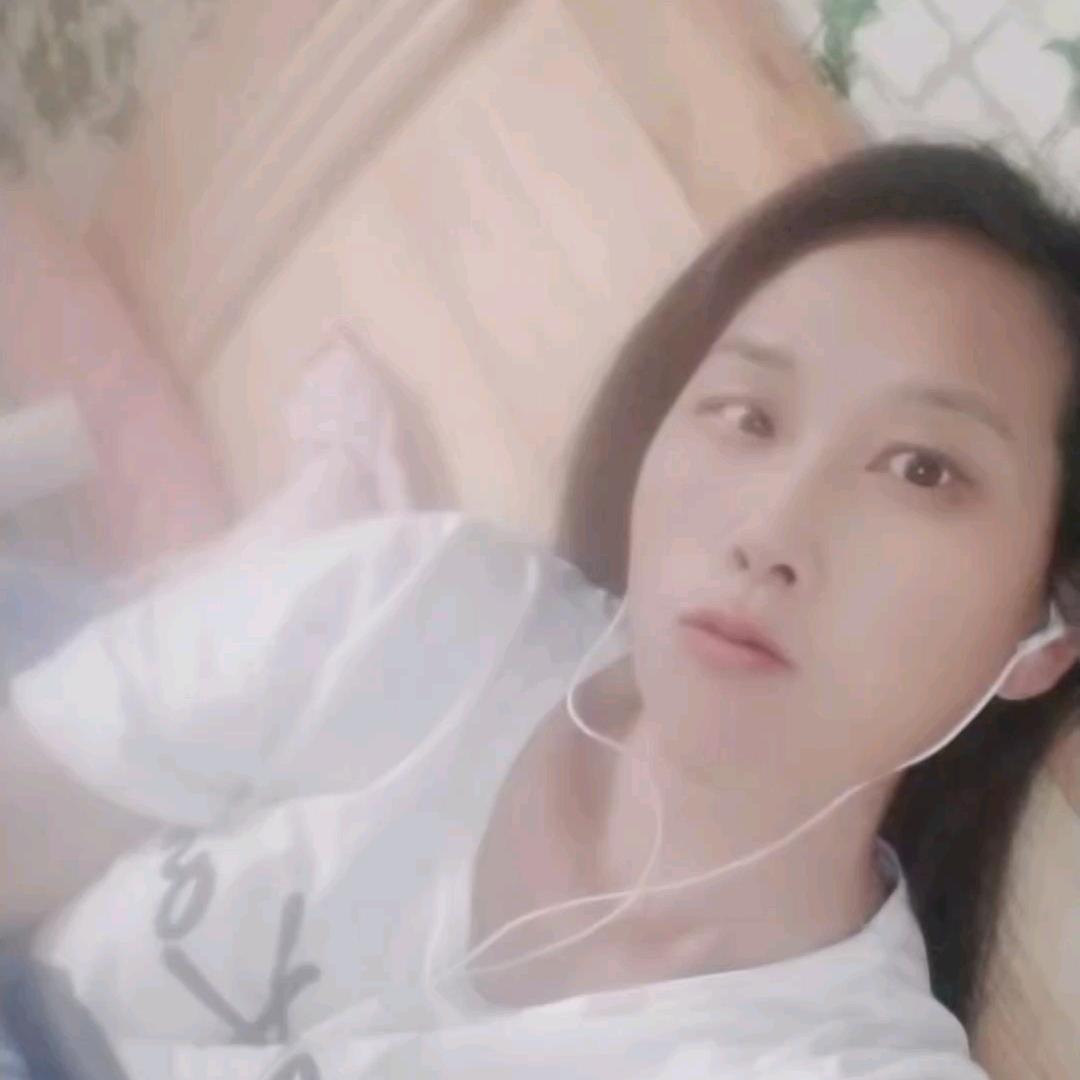 《小菊》
