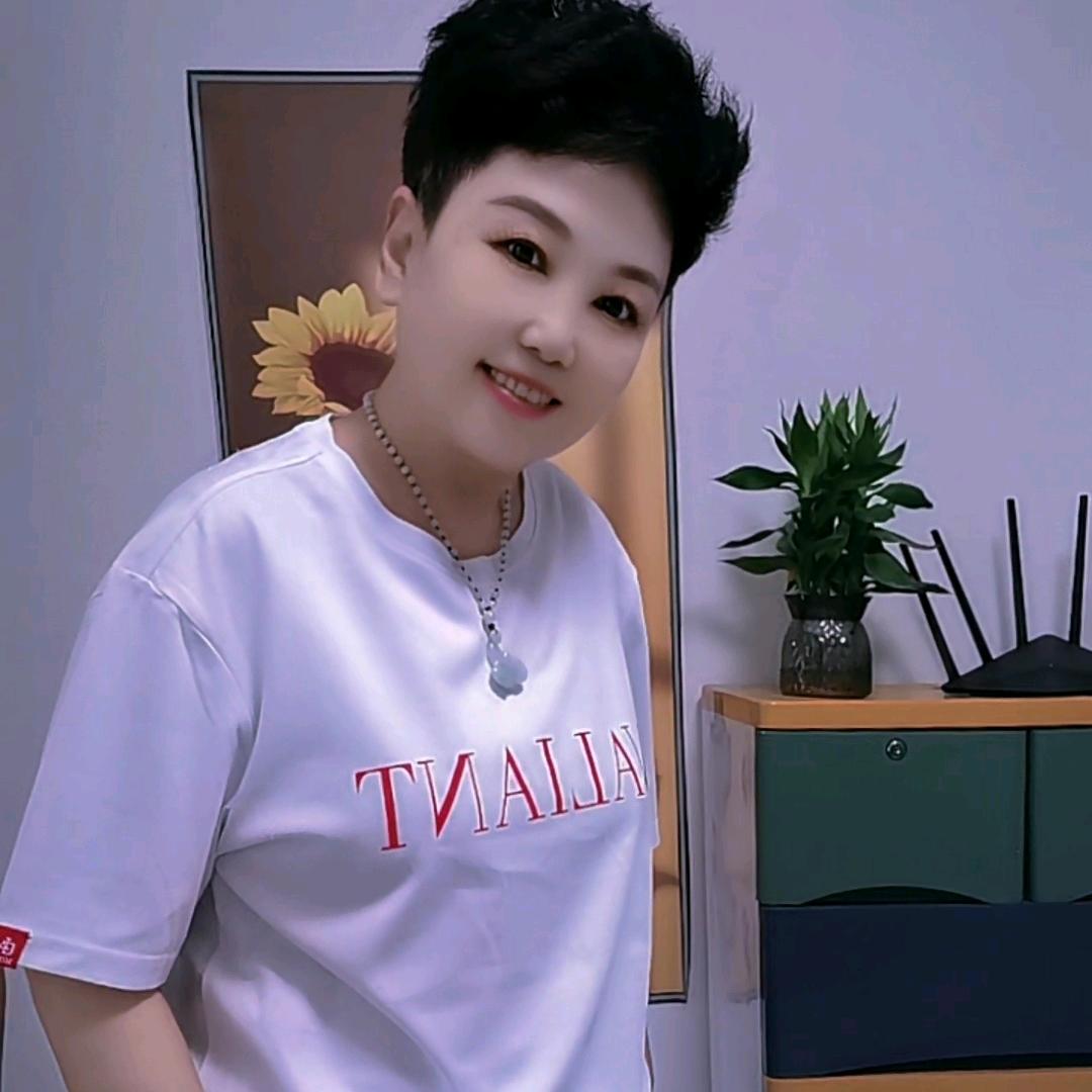 小四月吖