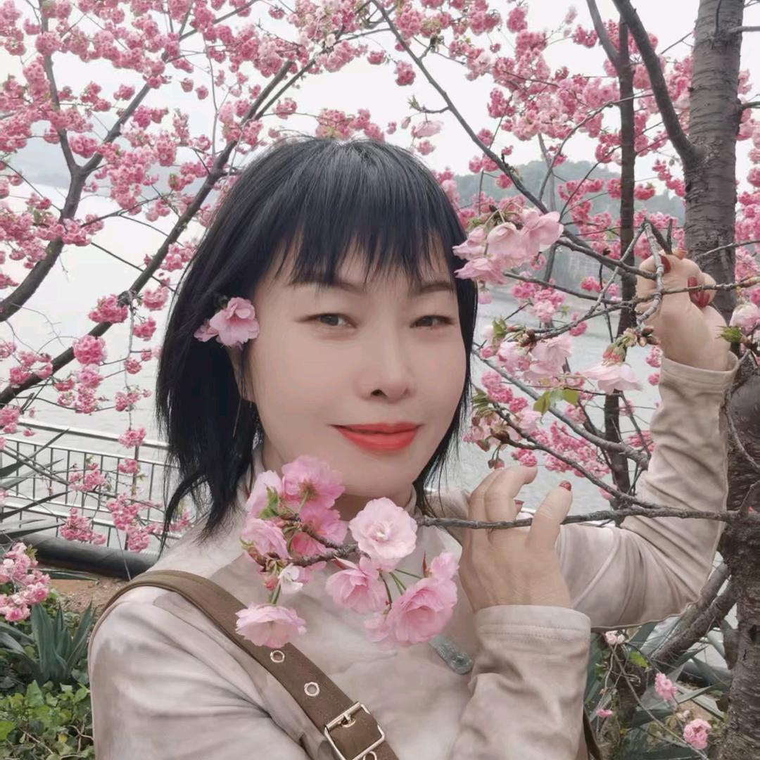 妞妞👑2025等风等雨也等你