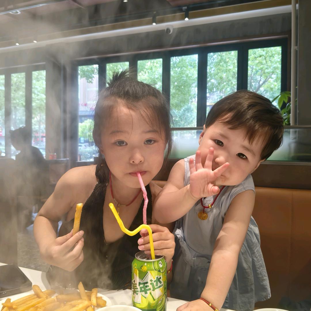 家有二女初长成