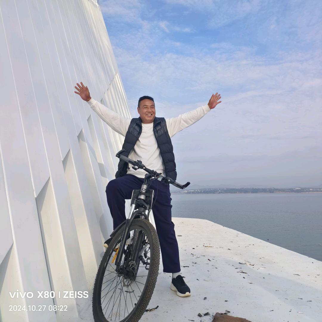 博伦眼镜（杨子）