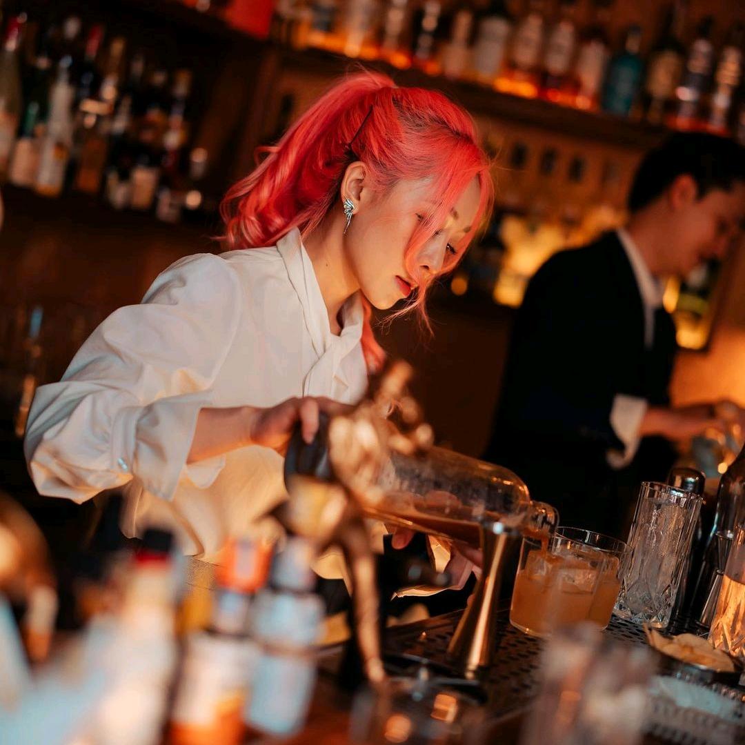 阿锐不会调酒