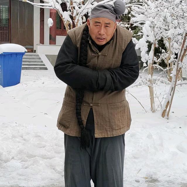 非遗文化保护摩性勾魂演员东方笑神倒立哥