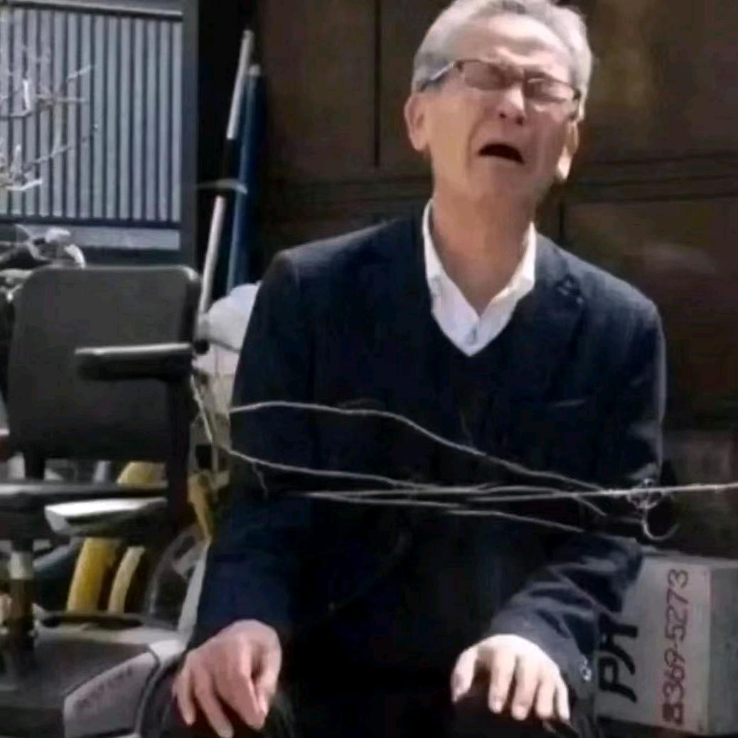 Aa靳