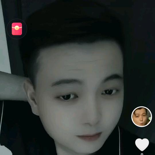 只饮烈酒不谈过往