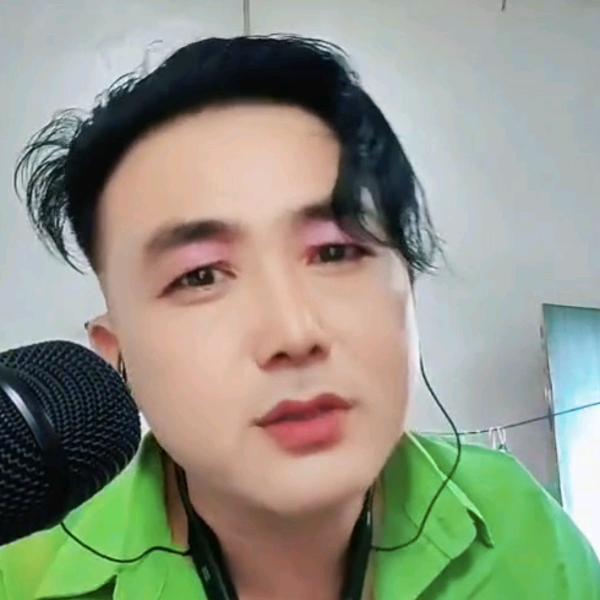 二哥每晚20：30