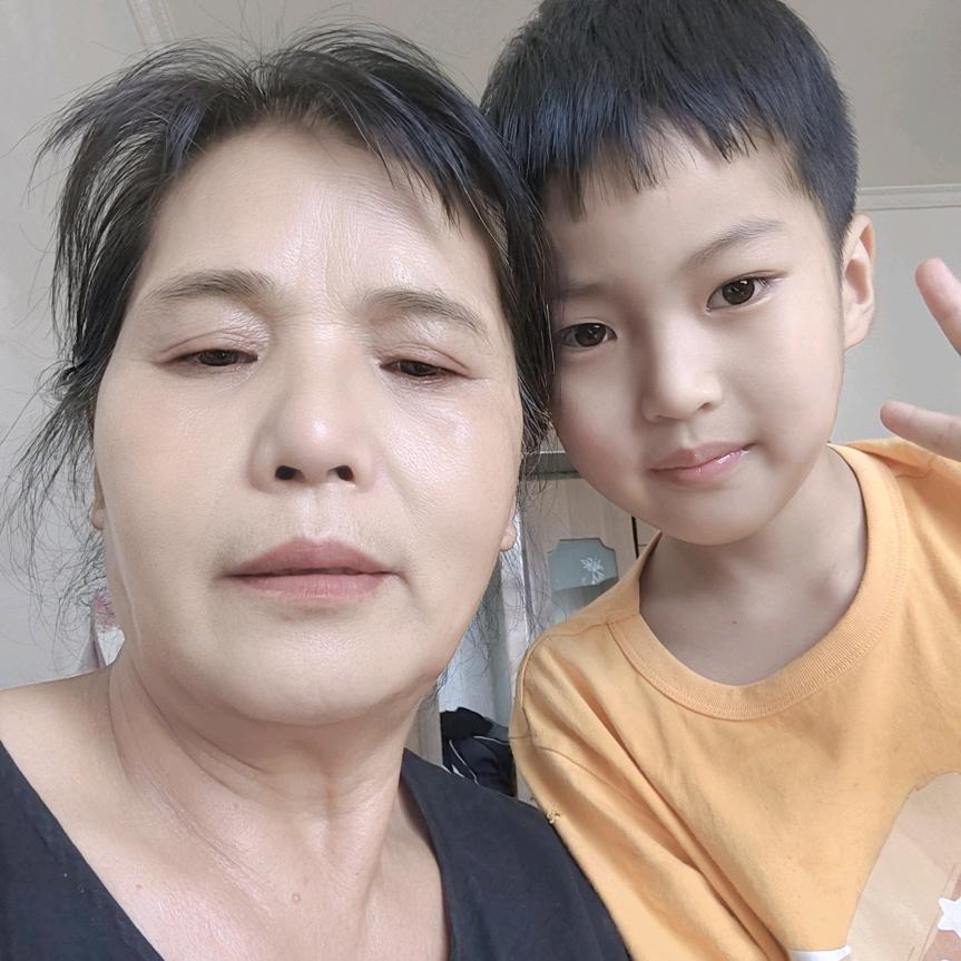 李芳、