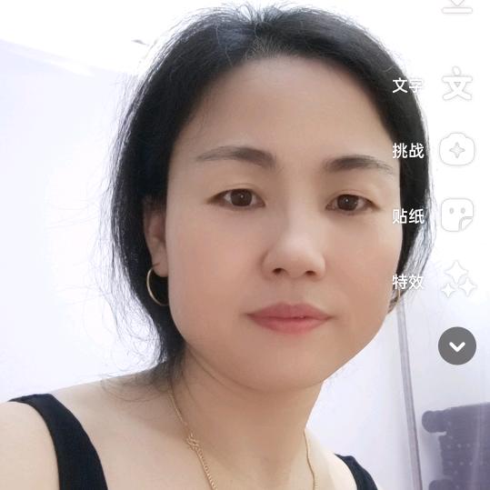 亮亮