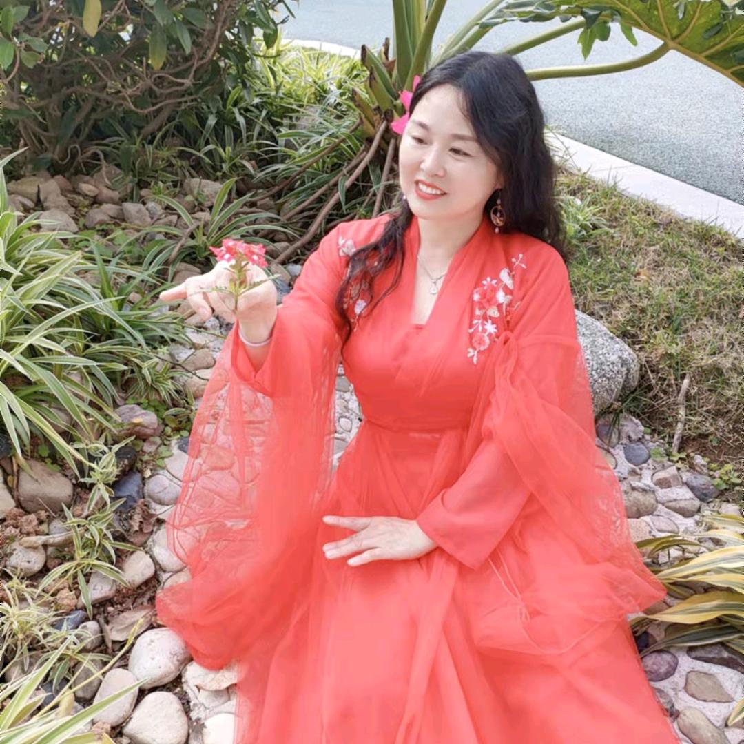 莲:芙蓉出水