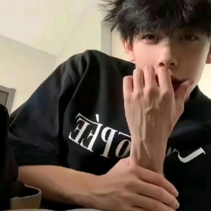 红纸扇