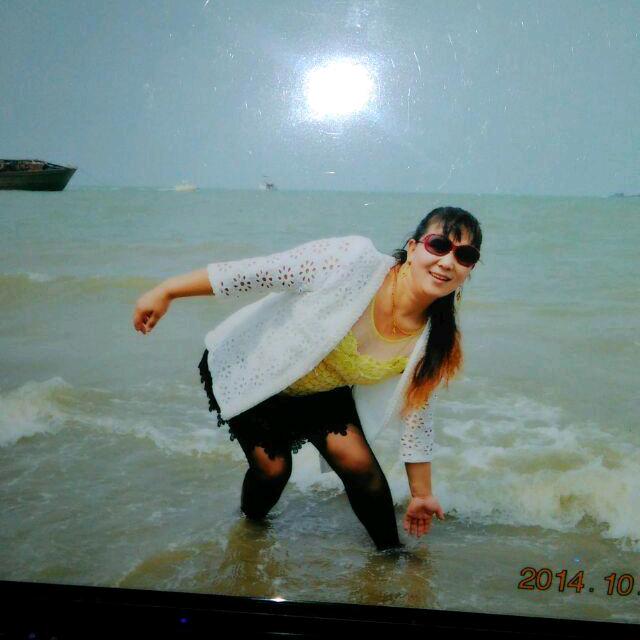 苦耕春田粒粒苦，笑采秋后粒粒珠