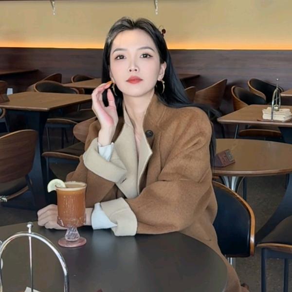 林灿灿轻奢定制女装