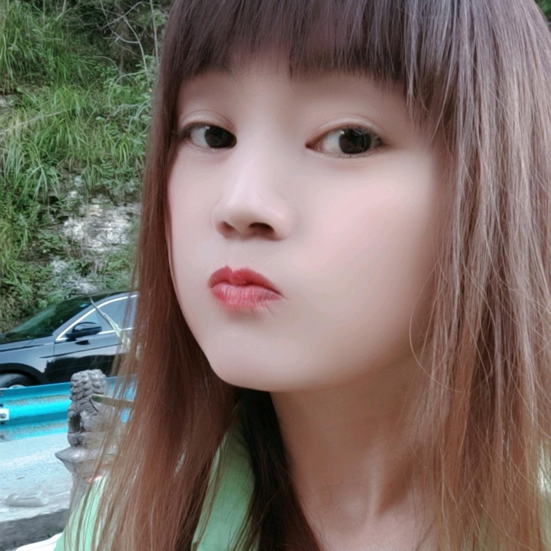 琴琴，开出租车的小姐姐