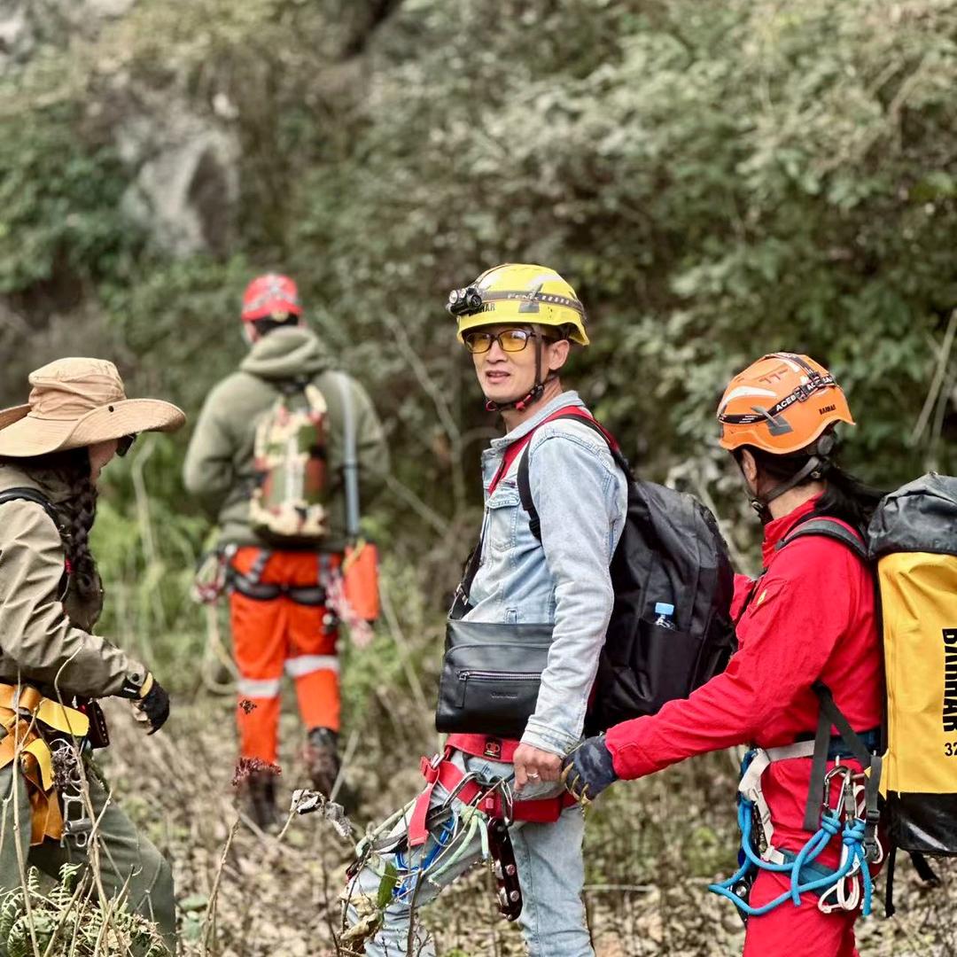 《宜春战狼探险队》富视眼镜彭先生
