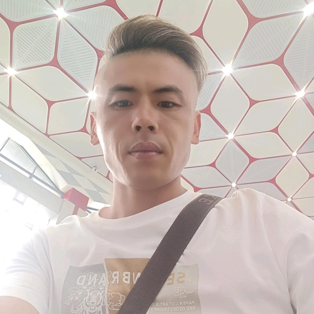 四夕，海少爷(ლ(◕ω◕