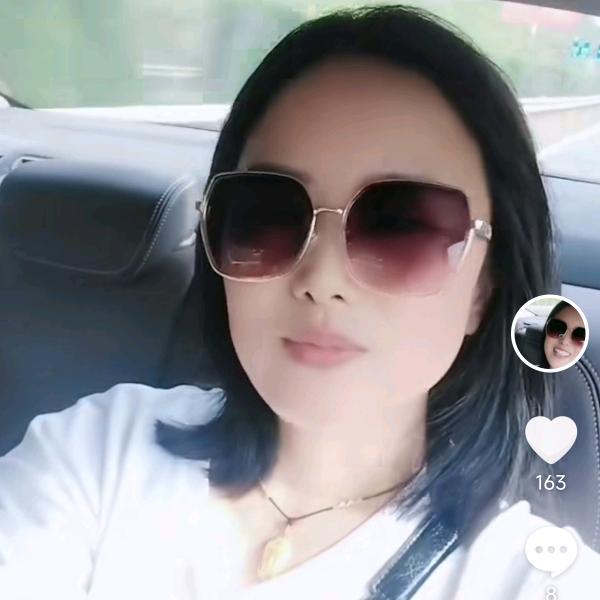泉坝杰雄烟花爆竹