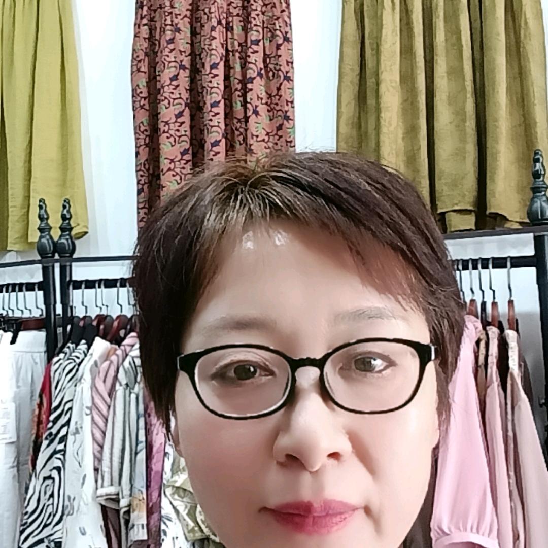 依薇女装蔡姐