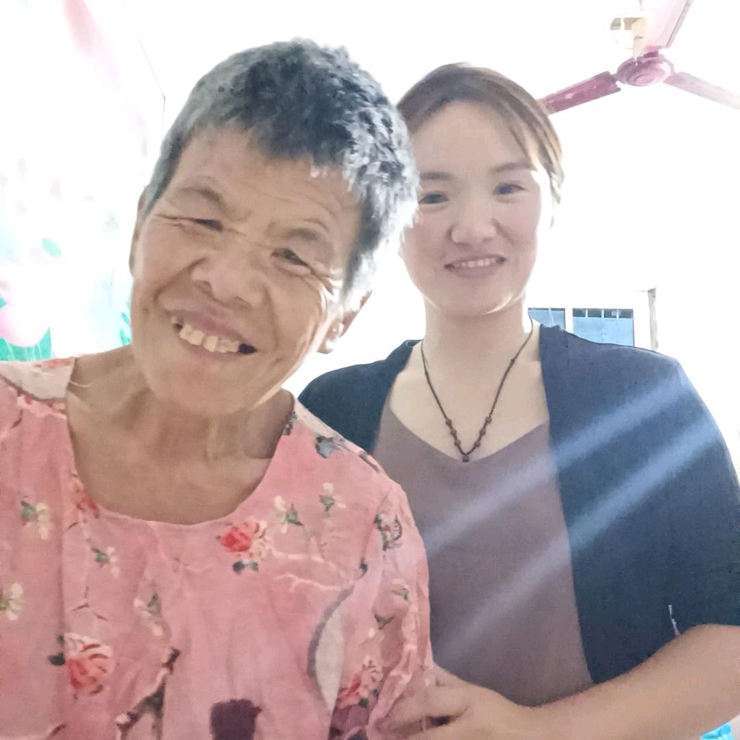 @小丽