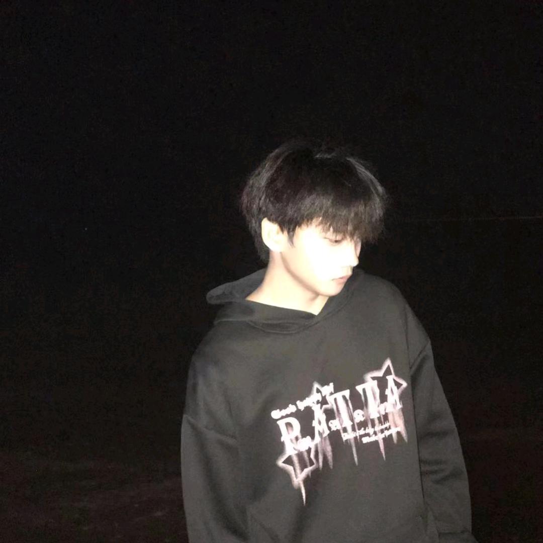 小黑有菜有饭