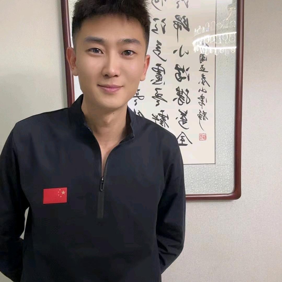 大钢不懂挖掘机  💪