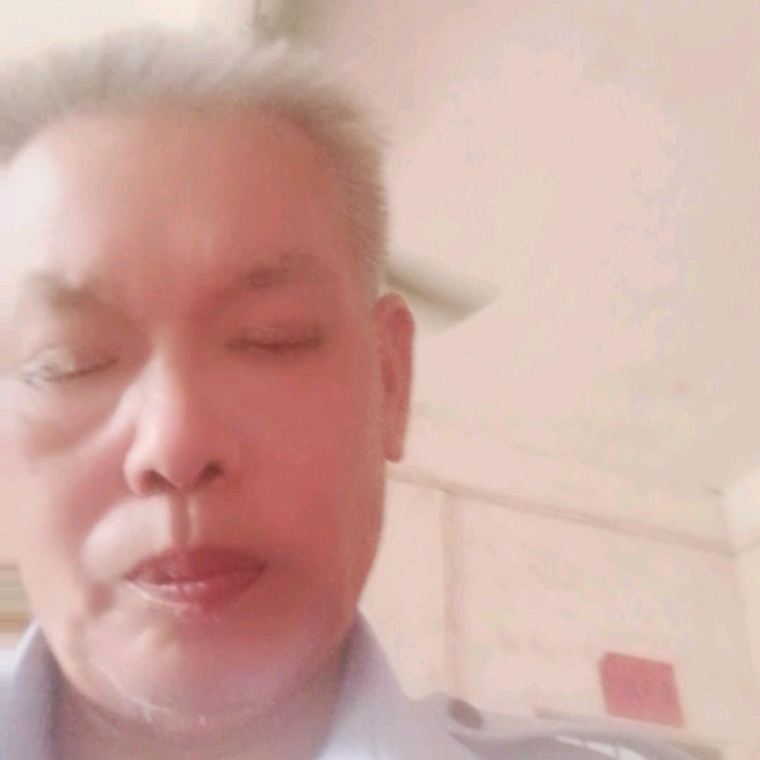 一\/龷门1人玉荣