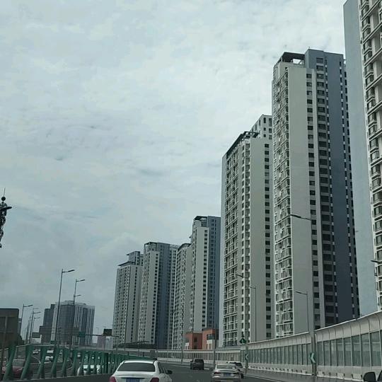 越过山丘