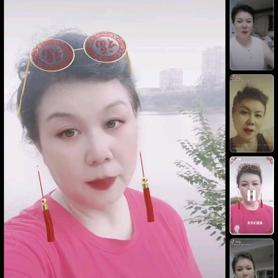 幽美金燕子