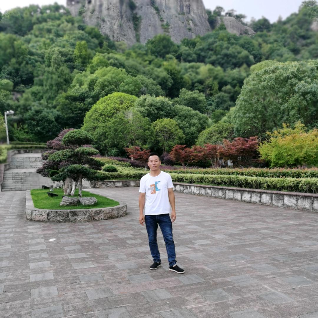 路越远    心越近