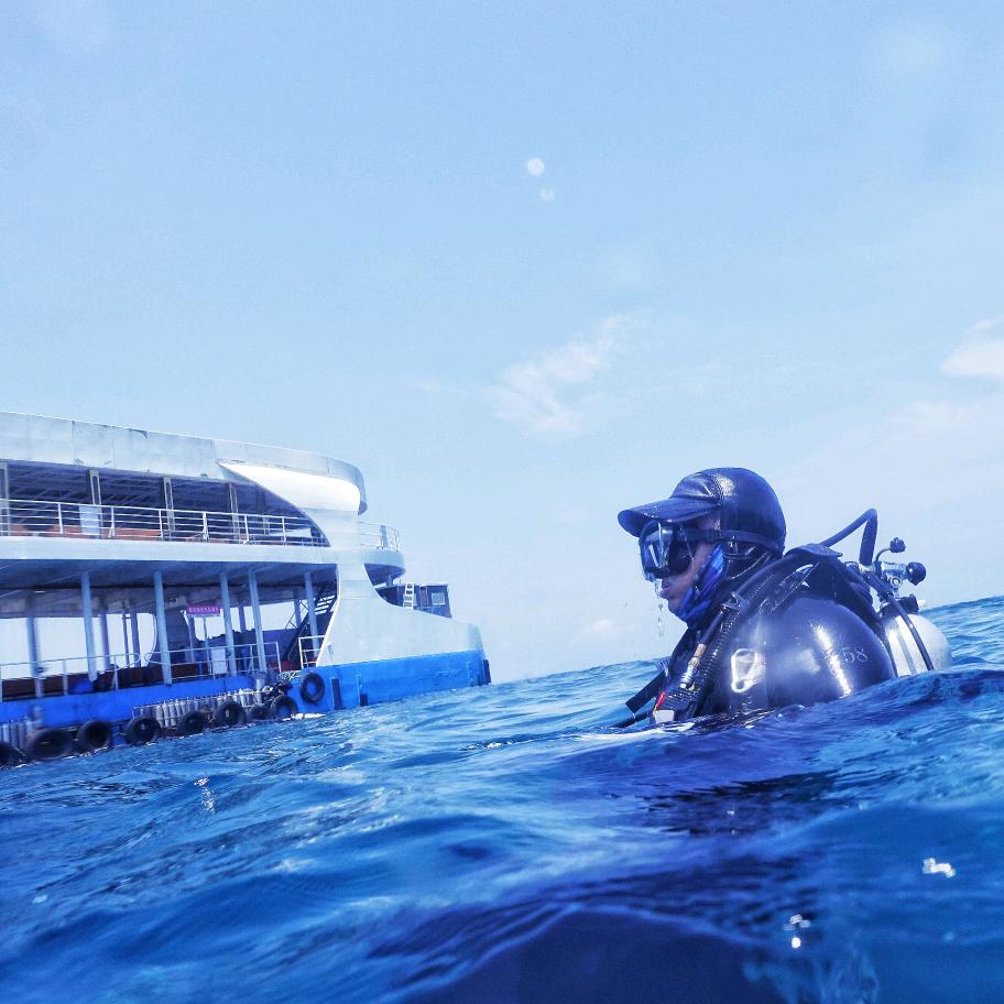 三亚蜈支洲岛潜水教练58号