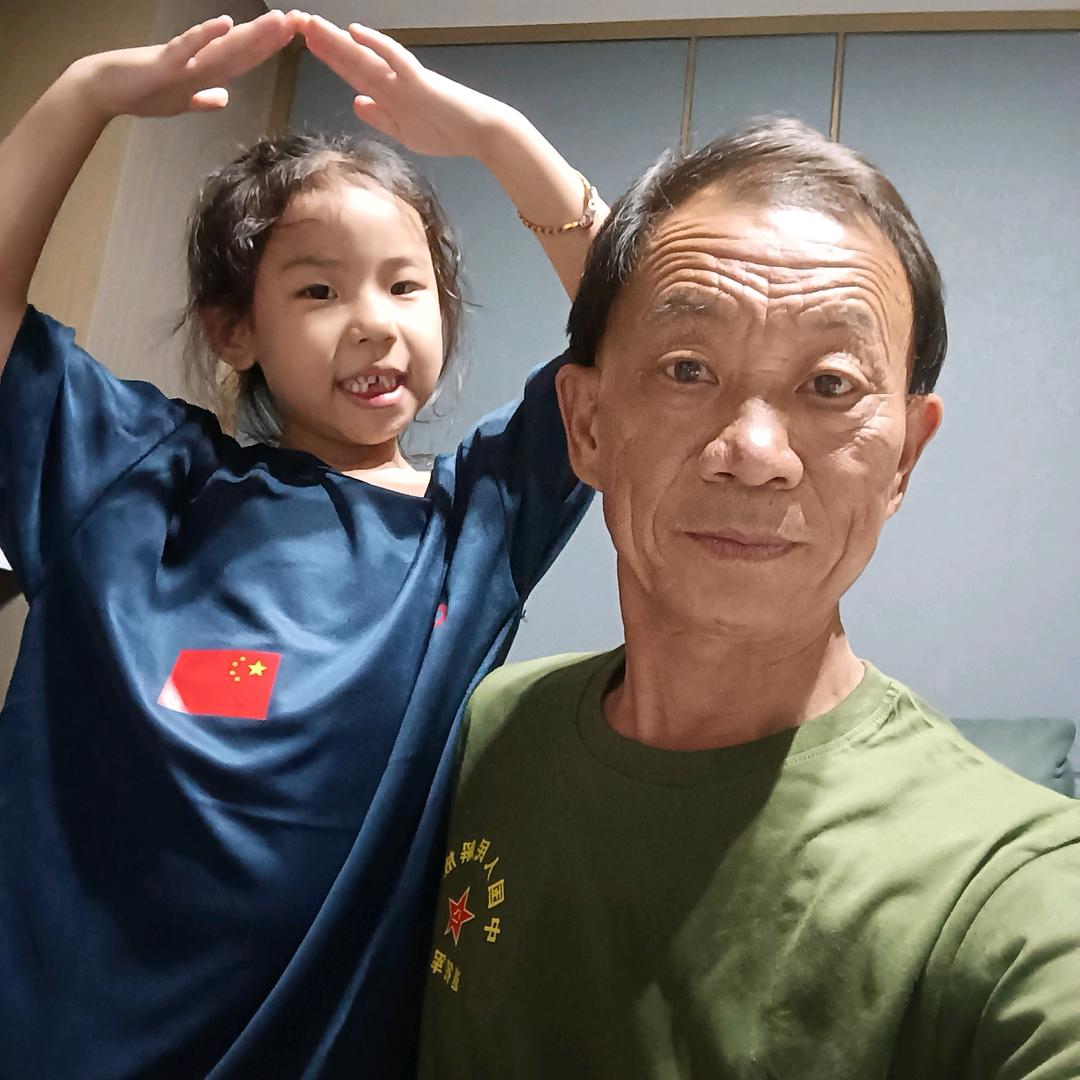 文情哥