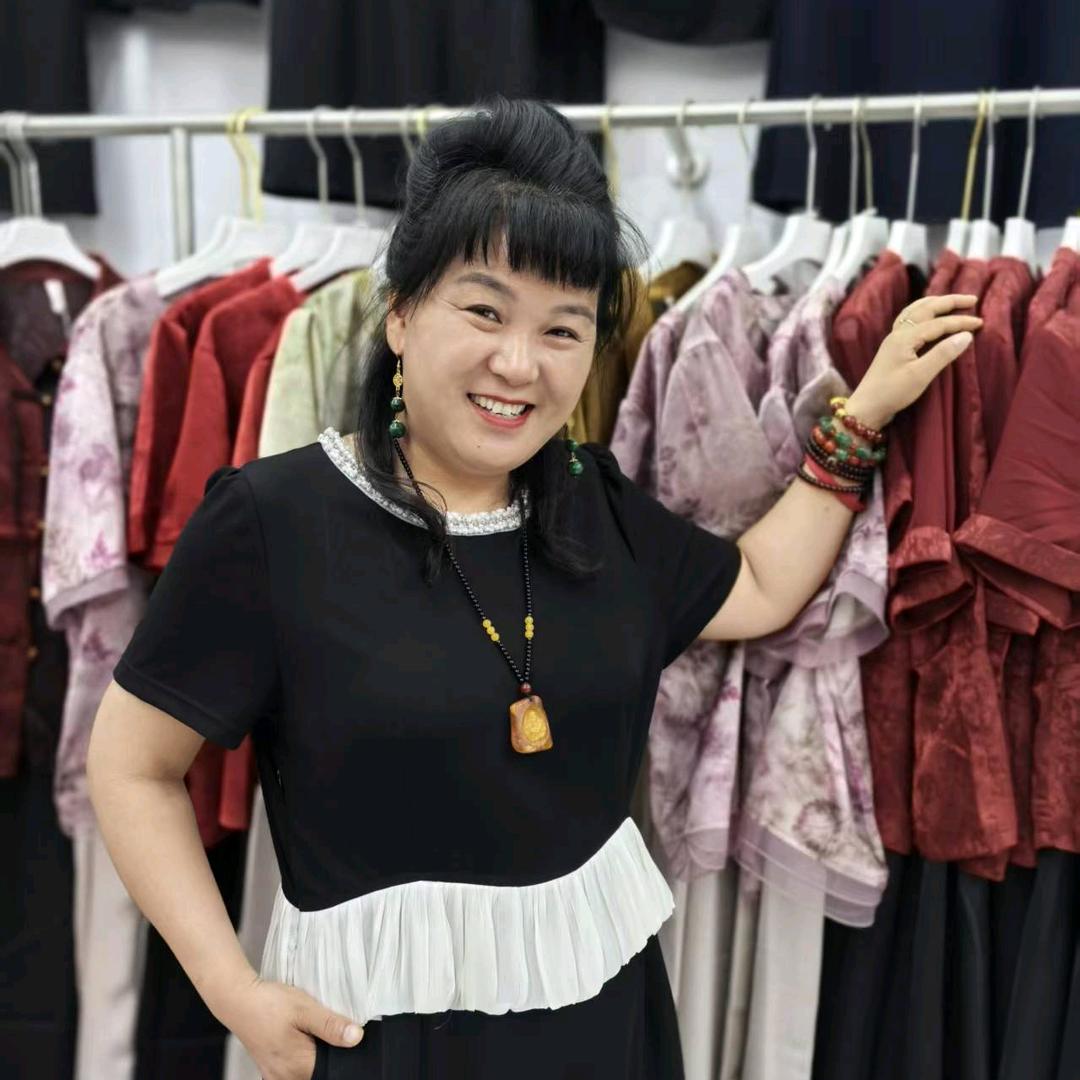 小艳女装商行