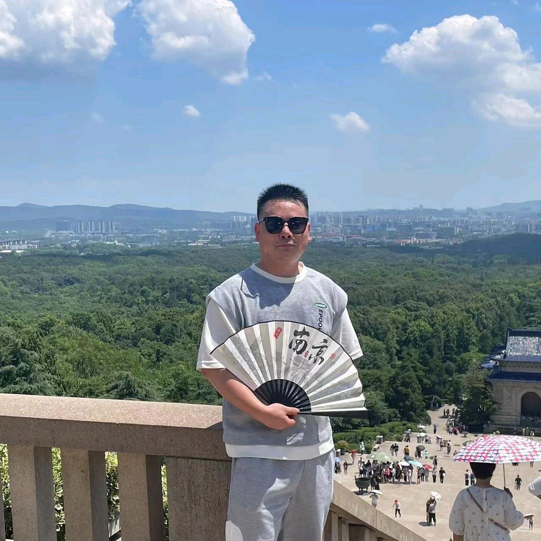 一朵漂泊的云☁️