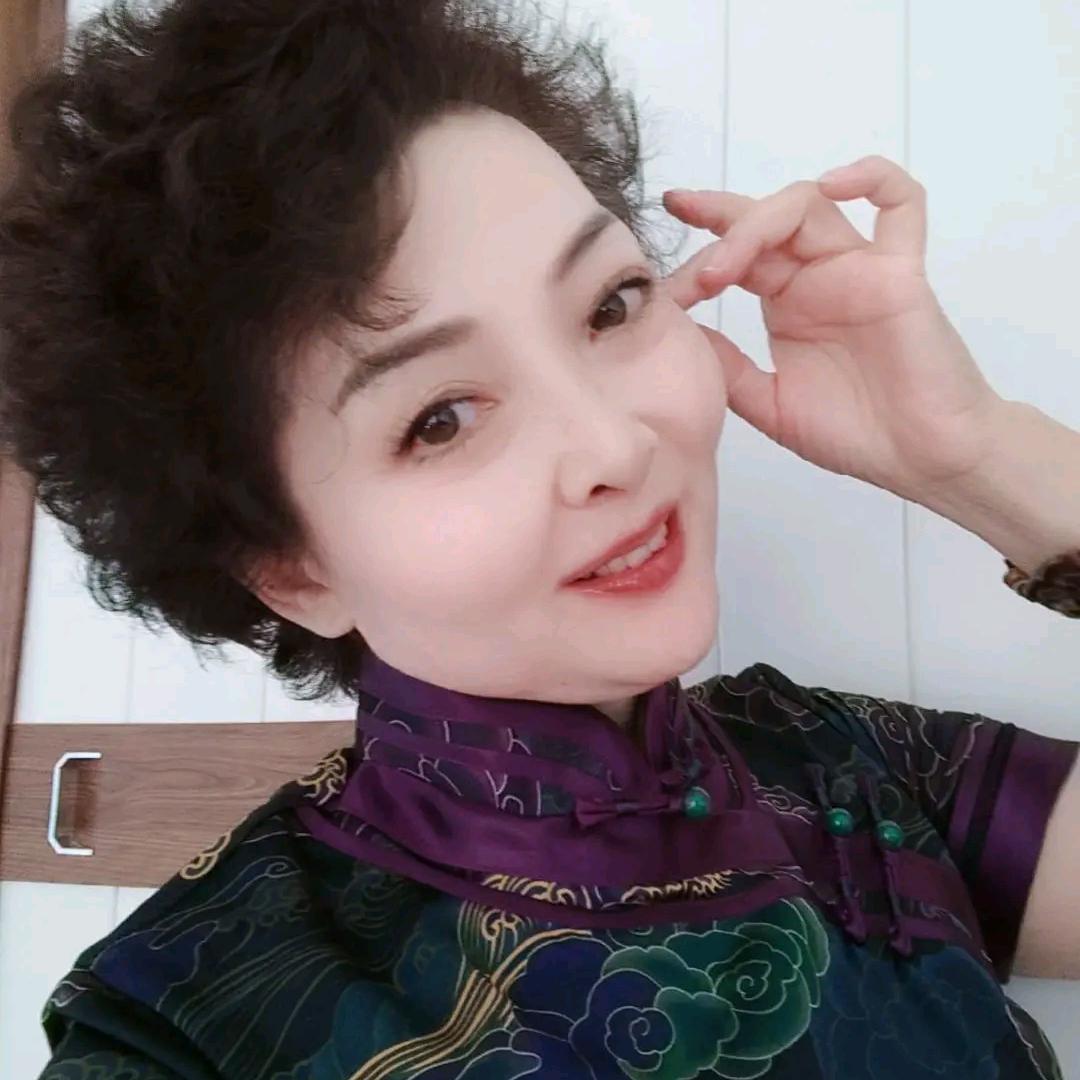 晚霞更红