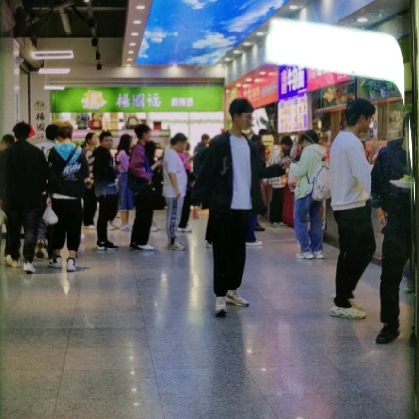 高校餐厅档口