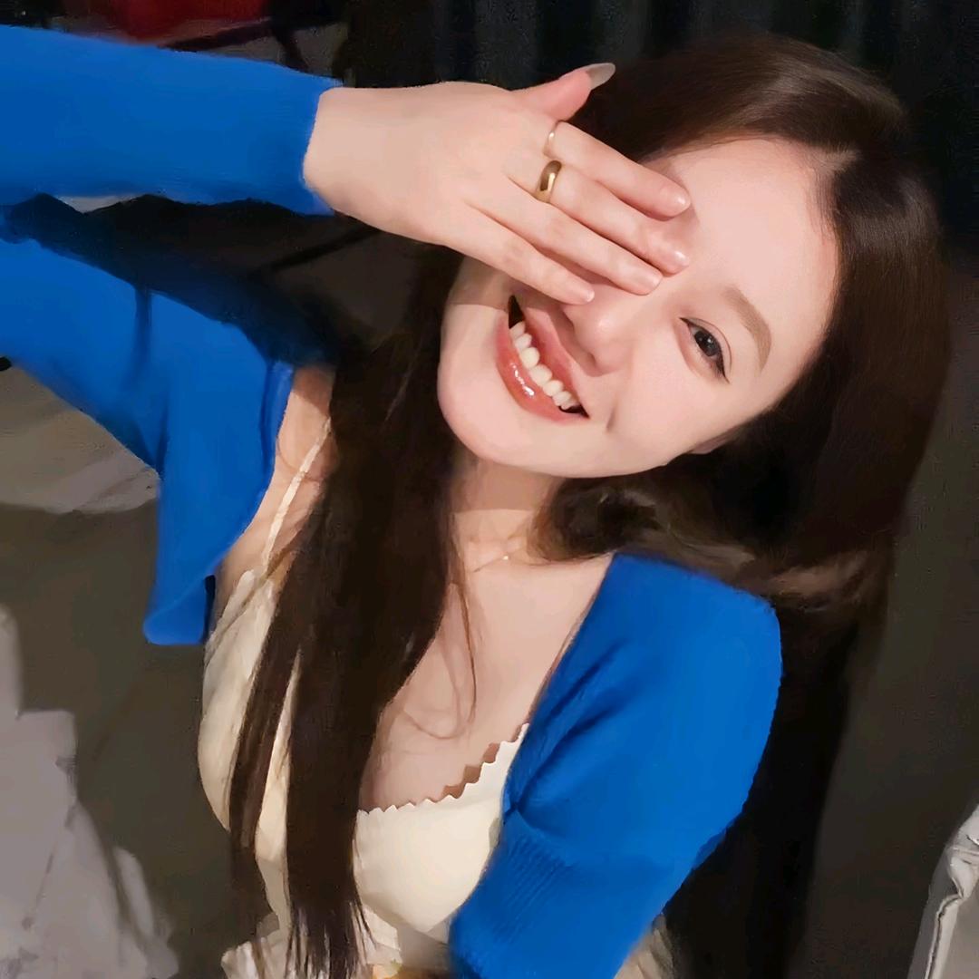 笑笑不说话smile