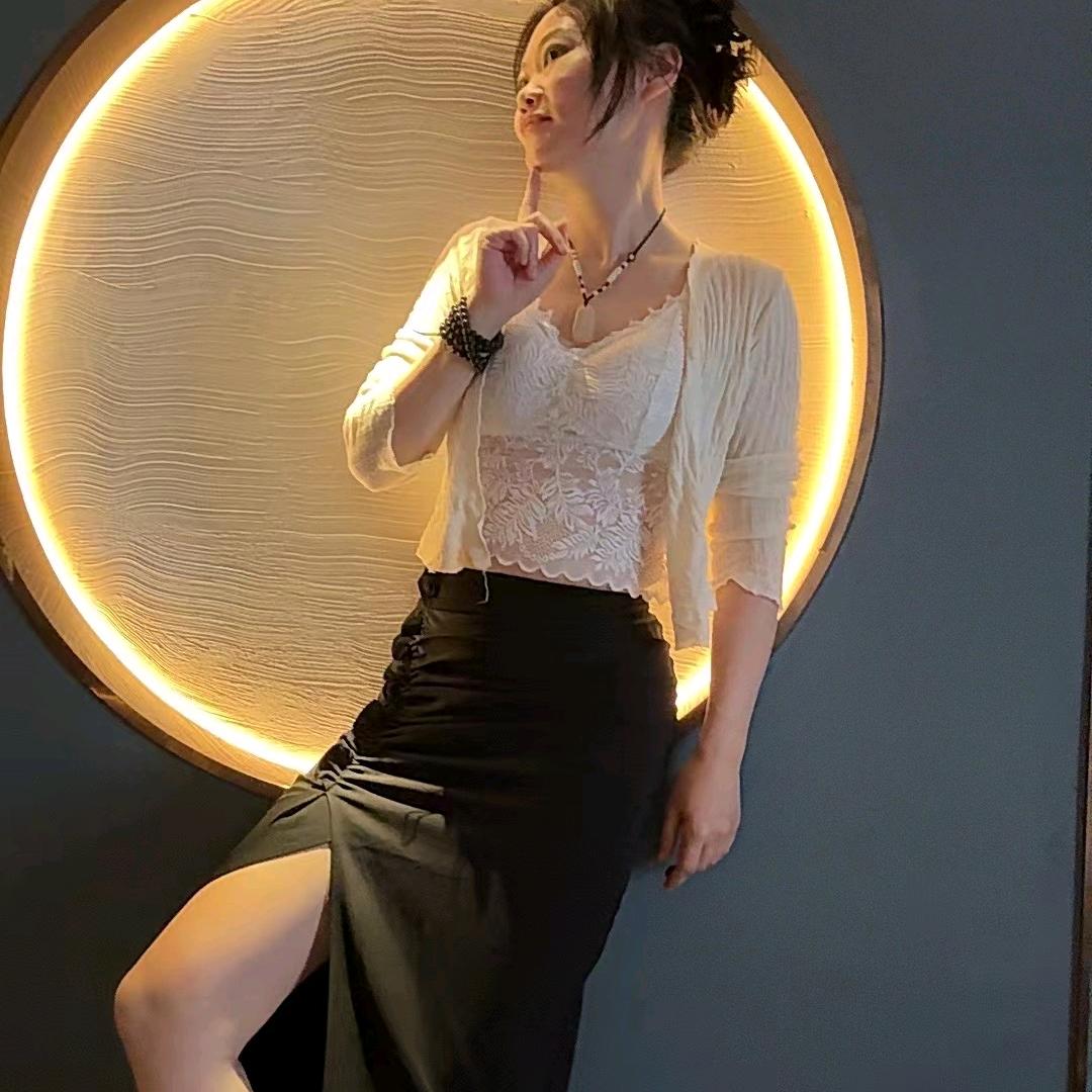 黄盈