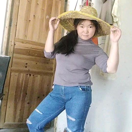 张小姐（Adam）