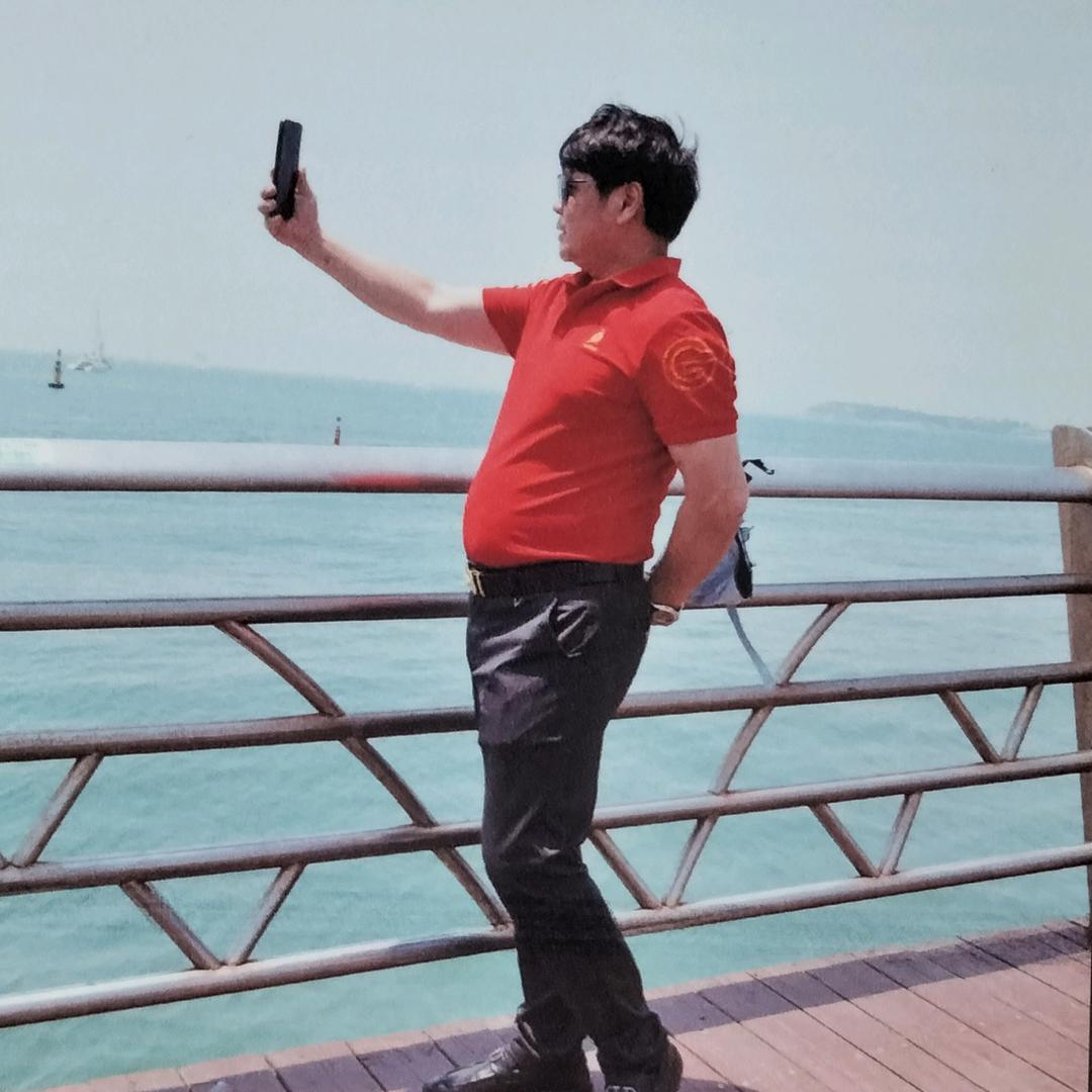 老帅哥哥