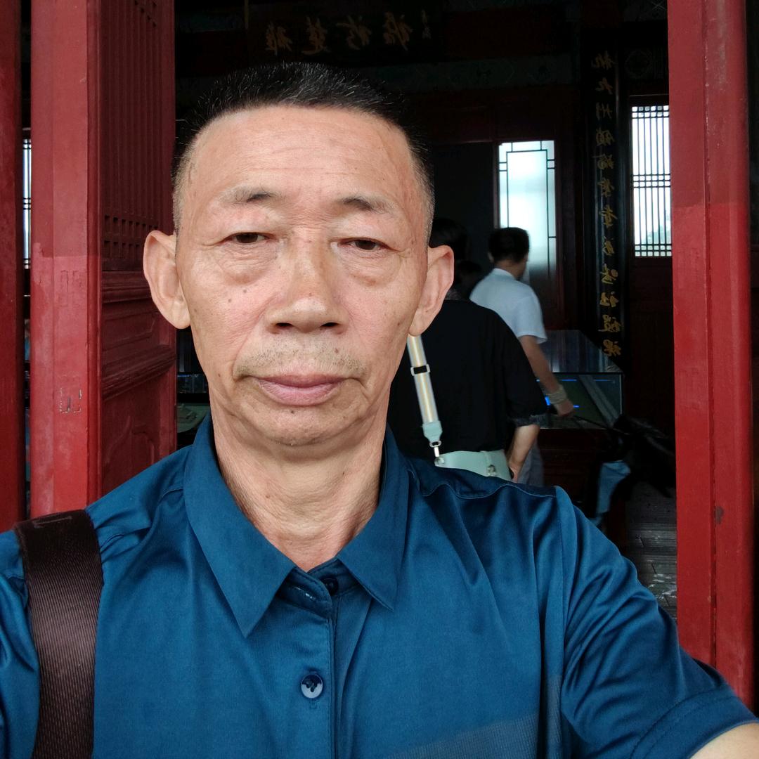 李平（新人第一天不定时开播）