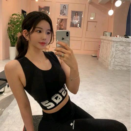 若安时尚服装店